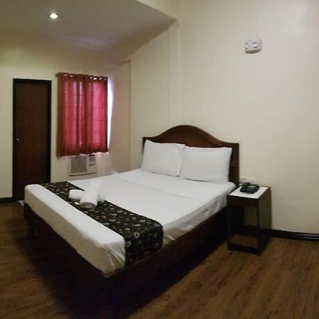 Grand Traveler Suite Inc Makati City Екстериор снимка