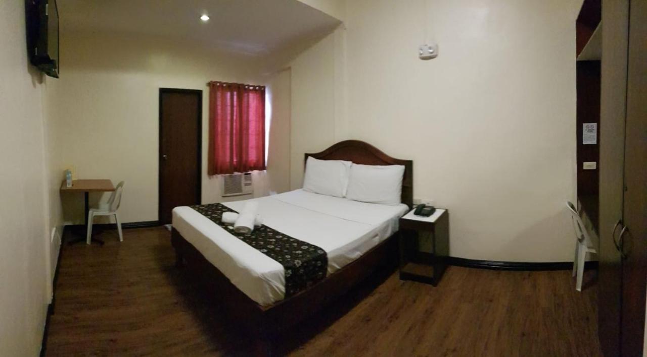 Grand Traveler Suite Inc Makati City Екстериор снимка